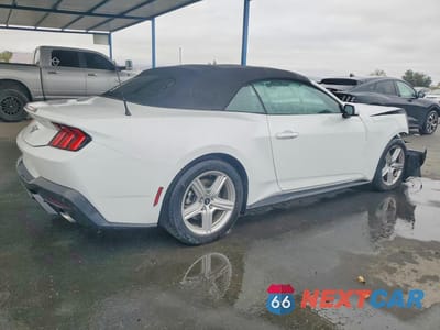 Trzecie zdjęcie samochodu z tyłu: 2026 FORD MUSTANG VIN:1FAGP8UH5T5115084 - miniatura