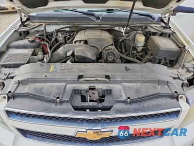 Zdjęcie 11 z 12 samochodu: 2011 CHEVROLET SUBURBAN K1500 LT VIN:1GNSKJE36BR139762 - miniatura