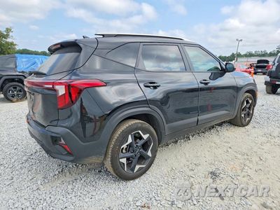 Trzecie zdjęcie samochodu z tyłu: 2025 KIA SELTOS S VIN:KNDEU2AA0S7790228 - miniatura