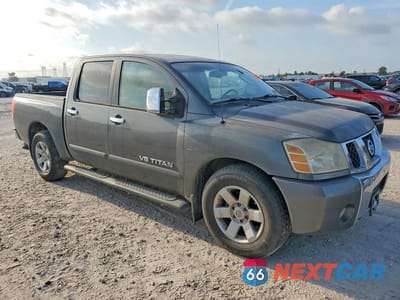 Czwarte zdjęcie samochodu z boku: 2005 NISSAN TITAN XE VIN:1N6BA07A85N564376 - miniatura