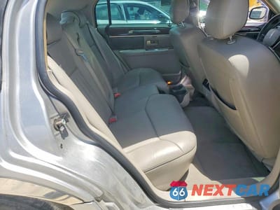Zdjęcie 10 z 12 samochodu: 2006 LINCOLN TOWN CAR DESIGNER VIN:1LNHM83W56Y648140 - miniatura