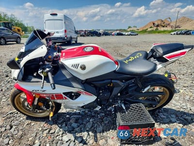 Trzecie zdjęcie samochodu z tyłu: 2022 YAMAHA YZFR7 VIN:JYARM38E3NA003078 - miniatura