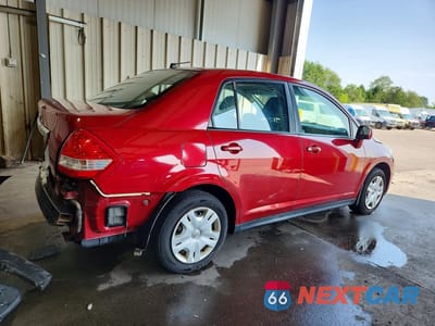 Trzecie zdjęcie samochodu z tyłu: 2010 NISSAN VERSA 1.8 S VIN:3N1BC1AP0AL381079 - miniatura