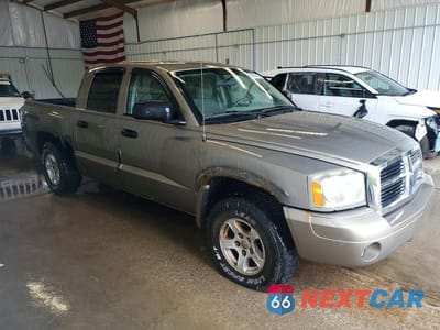 Czwarte zdjęcie samochodu z boku: 2006 DODGE DAKOTA QUAD SLT VIN:1D7HW48NX6S716058 - miniatura