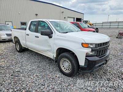 Czwarte zdjęcie samochodu z boku: 2020 CHEVROLET SILVERADO K1500 VIN:1GCRYAEF9LZ290399 - miniatura