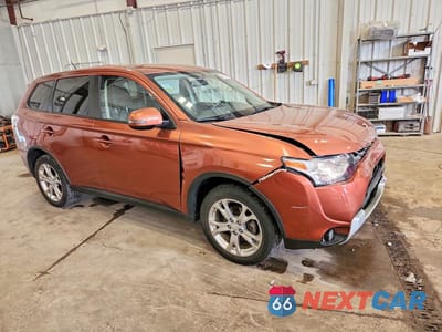 Czwarte zdjęcie samochodu z boku: 2015 MITSUBISHI OUTLANDER SE VIN:JA4AZ3A36FZ013435 - miniatura