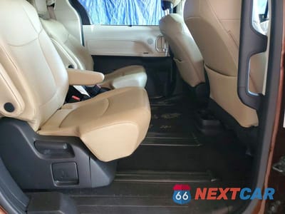 Zdjęcie 11 z 13 samochodu: 2021 TOYOTA SIENNA XLE VIN:5TDJRKEC8MS019794 - miniatura