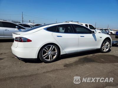 Trzecie zdjęcie samochodu z tyłu: 2013 TESLA MODEL S VIN:5YJSA1DP2DFP16408 - miniatura