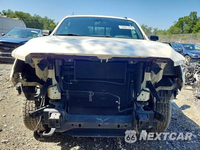 Piąte zdjęcie samochodu w środku: 2019 NISSAN TITAN SV VIN:1N6AA1E55KN529443 - miniatura