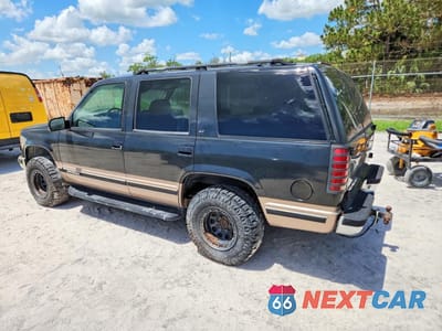 Drugie zdjęcie samochodu z przodu: 1998 GMC YUKON VIN:1GKEK13R2WJ719998 - miniatura