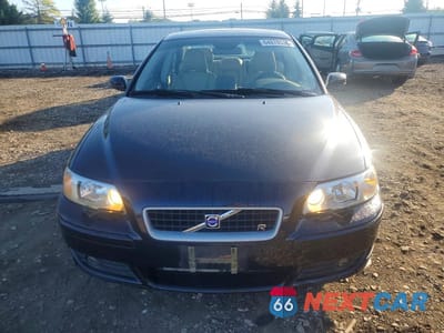 Piąte zdjęcie samochodu w środku: 2005 VOLVO S60 R VIN:YV1RH527752449768 - miniatura