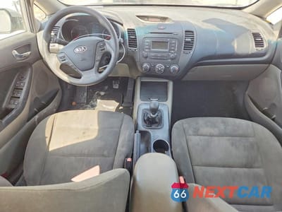 Zdjęcie 8 z 12 samochodu: 2016 KIA FORTE LX VIN:KNAFK4A60G5610571 - miniatura