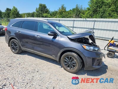Czwarte zdjęcie samochodu z boku: 2019 KIA SORENTO LX VIN:5XYPGDA37KG451711 - miniatura