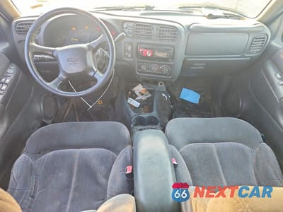 Zdjęcie 8 z 13 samochodu: 2001 CHEVROLET BLAZER VIN:1GNDT13W61K209397 - miniatura