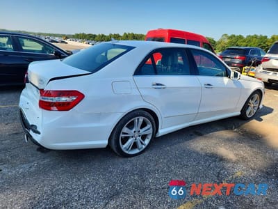 Trzecie zdjęcie samochodu z tyłu: 2013 MERCEDES-BENZ E 350 VIN:WDDHF5KB1DA772641 - miniatura
