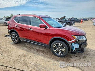 Czwarte zdjęcie samochodu z boku: 2019 NISSAN ROGUE SV VIN:5N1AT2MV1KC814524 - miniatura