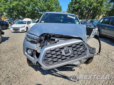 Piąte zdjęcie samochodu w środku: 2022 TOYOTA TACOMA TRD OFF-ROAD VIN:3TYCZ5AN3NT076623 - miniatura