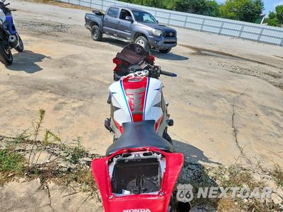 Zdjęcie 6 z 9 samochodu: 2014 HONDA CBR1000 S VIN:JH2SC5963EK300266 - miniatura