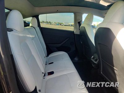 Zdjęcie 10 z 13 samochodu: 2024 TESLA MODEL Y VIN:7SAYGDED3RA327010 - miniatura