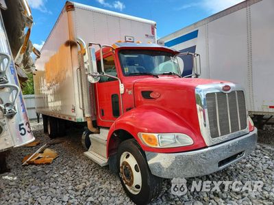 Czwarte zdjęcie samochodu z boku: 2014 PETERBILT 352 BOX TRUCK VIN:2NP2HM6X8EM238954 - miniatura