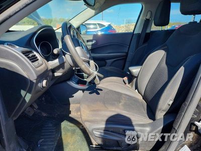 Zdjęcie 7 z 13 samochodu: 2017 JEEP COMPASS SPORT VIN:3C4NJCAB4HT658214 - miniatura