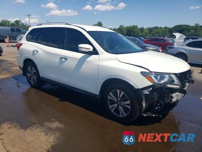 Czwarte zdjęcie samochodu z boku: 2018 NISSAN PATHFINDER S VIN:5N1DR2MM1JC659619 - miniatura