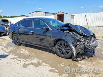 Czwarte zdjęcie samochodu z boku: 2017 NISSAN ALTIMA 2.5 SR VIN:1N4AL3AP2HC229014 - miniatura