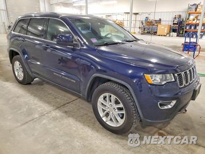 Czwarte zdjęcie samochodu z boku: 2018 JEEP GRAND CHEROKEE LAREDO VIN:1C4RJFAG2JC274688 - miniatura