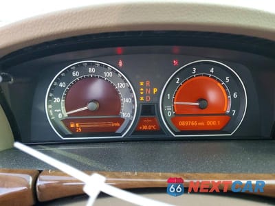 Zdjęcie 9 z 12 samochodu: 2005 BMW 745 LI VIN:WBAGN63535DS58990 - miniatura