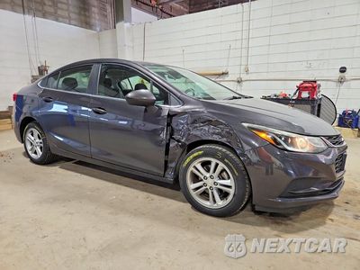 Czwarte zdjęcie samochodu z boku: 2017 CHEVROLET CRUZE LT VIN:1G1BE5SM0H7232679 - miniatura