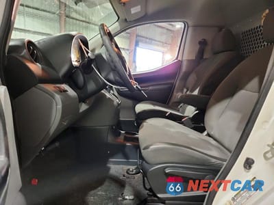 Zdjęcie 7 z 12 samochodu: 2013 NISSAN NV200 S VIN:3N6CM0KN8DK694376 - miniatura