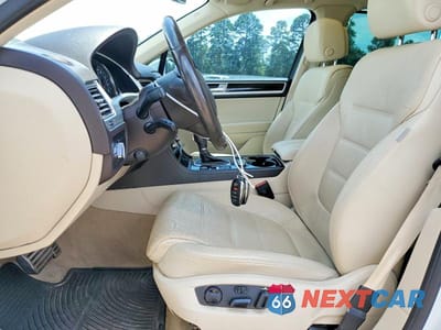 Zdjęcie 7 z 13 samochodu: 2017 VOLKSWAGEN TOUAREG EXECUTIVE VIN:WVGGF7BP6HD005915 - miniatura
