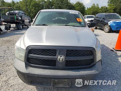 Piąte zdjęcie samochodu w środku: 2018 RAM 1500 ST VIN:1C6RR6FG3JS330569 - miniatura