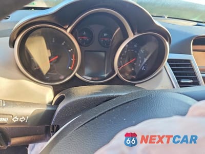 Zdjęcie 9 z 12 samochodu: 2014 CHEVROLET CRUZE LS VIN:1G1PA5SHXE7405818 - miniatura