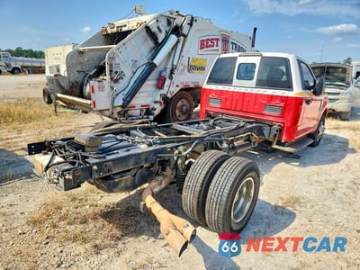Trzecie zdjęcie samochodu z tyłu: 2019 FORD F350 SUPER DUTY VIN:1FDRF3GT3KEE57913 - miniatura