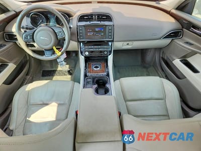 Zdjęcie 8 z 12 samochodu: 2017 JAGUAR XE PRESTIGE VIN:SAJAK4BV8HA973648 - miniatura