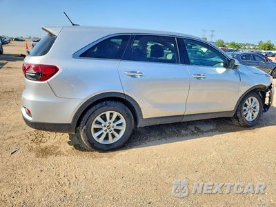 Trzecie zdjęcie samochodu z tyłu: 2020 KIA SORENTO LX VIN:5XYPG4A3XLG707082 - miniatura