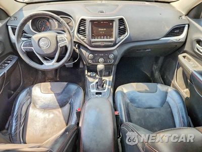 Zdjęcie 8 z 13 samochodu: 2016 JEEP CHEROKEE TRAILHAWK VIN:1C4PJMBS0GW300386 - miniatura