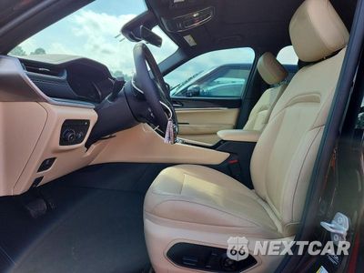 Zdjęcie 7 z 14 samochodu: 2025 JEEP GRAND CHEROKEE 4XE VIN:1C4RJYB6XS8689103 - miniatura