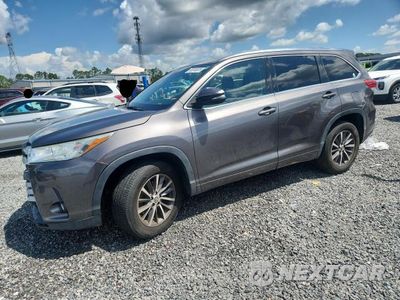 2017 TOYOTA HIGHLANDER XLE 5TDKZRFH0HS195753 - główne zdjęcie licytacji z USA - miniatura