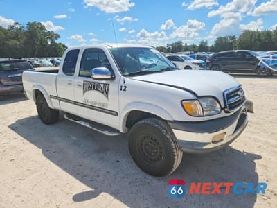 Czwarte zdjęcie samochodu z boku: 2000 TOYOTA TUNDRA SR5 VIN:5TBRT3411YS060535 - miniatura