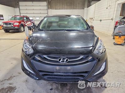 Piąte zdjęcie samochodu w środku: 2013 HYUNDAI ELANTRA GT BASE VIN:KMHD35LE7DU088813 - miniatura