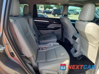 Zdjęcie 11 z 13 samochodu: 2018 TOYOTA HIGHLANDER XLE VIN:5TDKZRFH6JS542945 - miniatura