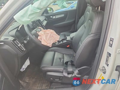 Zdjęcie 7 z 14 samochodu: 2026 VOLVO XC40 PLUS VIN:YV4L12UCXT2671384 - miniatura