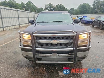 Piąte zdjęcie samochodu w środku: 2005 CHEVROLET SILVERADO K1500 VIN:1GCEK19V25E123622 - miniatura