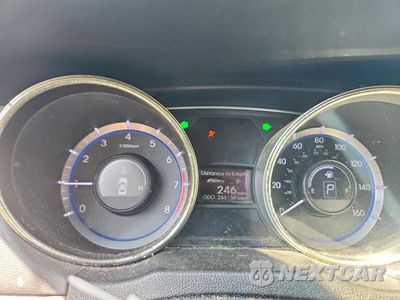 Zdjęcie 9 z 12 samochodu: 2011 HYUNDAI SONATA SE VIN:5NPEC4AC1BH283463 - miniatura