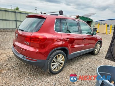 Trzecie zdjęcie samochodu z tyłu: 2015 VOLKSWAGEN TIGUAN S VIN:WVGBV7AX4FW098949 - miniatura