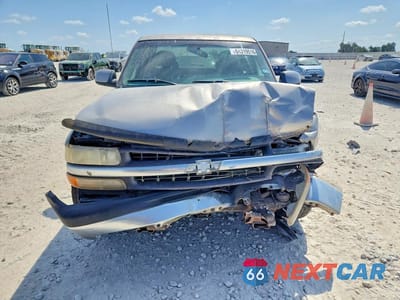 Piąte zdjęcie samochodu w środku: 2000 CHEVROLET SILVERADO C1500 VIN:2GCEC19W6Y1123974 - miniatura