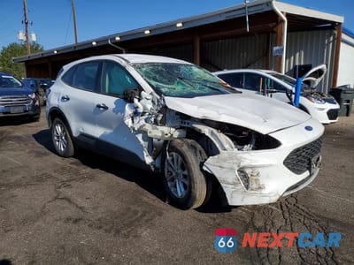 Czwarte zdjęcie samochodu z boku: 2020 FORD ESCAPE S VIN:1FMCU9F60LUA18945 - miniatura