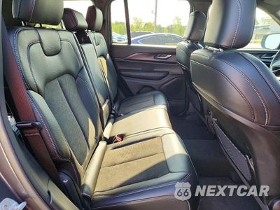 Zdjęcie 11 z 14 samochodu: 2025 JEEP GRAND CHEROKEE LAREDO VIN:1C4RJHAG8SC365848 - miniatura